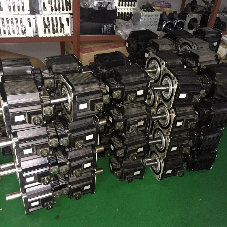 Yaskawa SERVO MOTOR SGMSH-15DCA6F-OY FREE EXPEDITED SHIPPING refurbished 1 s l960 8