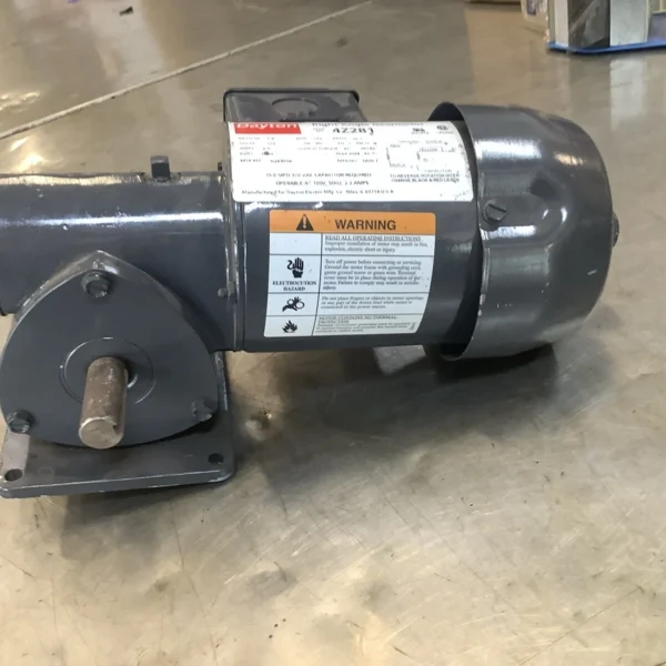 #207 Used Dayton Right Angle Gearmotor Mod. 4Z281, 1/8Hp, 173RPM