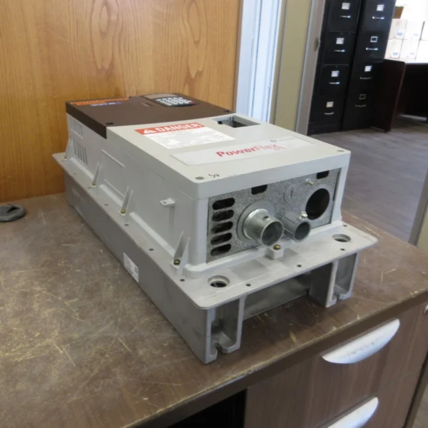 Allen-Bradley PowerFlex 70 AC Drive 20AD065A3AYNARC0 50HP 3Ph w/ Keypad Used
