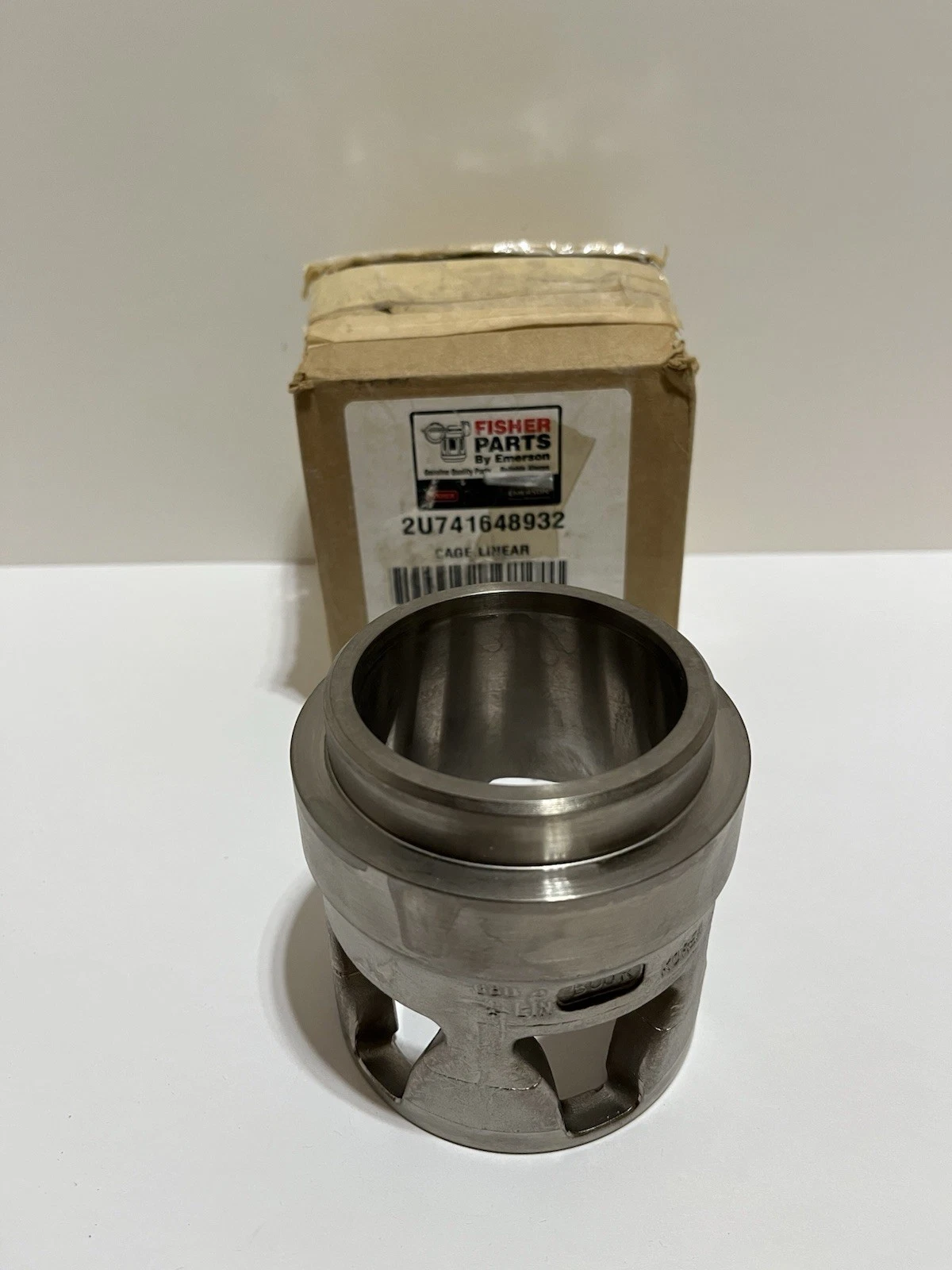 FISHER CF8M 2U741648932 Linear Cage NEW IN BOX
Opens in a new window or tab 1 2U741648932 0