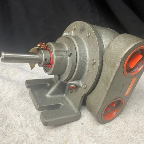 New Tuthill Rotary Gear Hydraulic Pump 90 Degree Mount 4C1EN-C Style B New