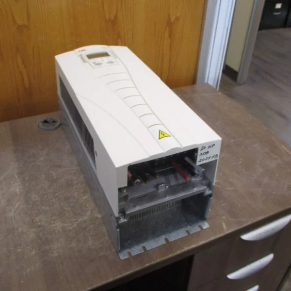 ABB ACH550 AC Drive ACH550-UH-059A-2 20HP / 10HP w/ Keypad Used