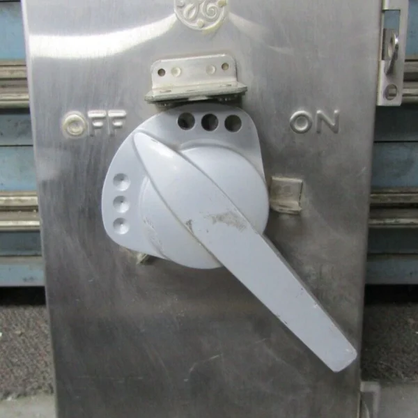 😃 NEW GE 100A STAINLESS STEEL CIRCUIT BREAKER ENCLOSURE TYPE 4 TE100CS MOD. 8