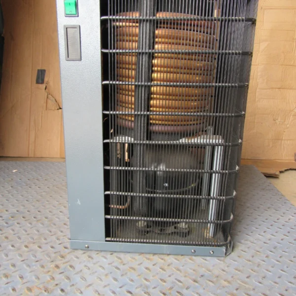 SPEEDAIRE 3YA51 REFRIGERATED COMPRESSED AIR DRYER 25SCFM 250PSI 120VAC XLNT USED