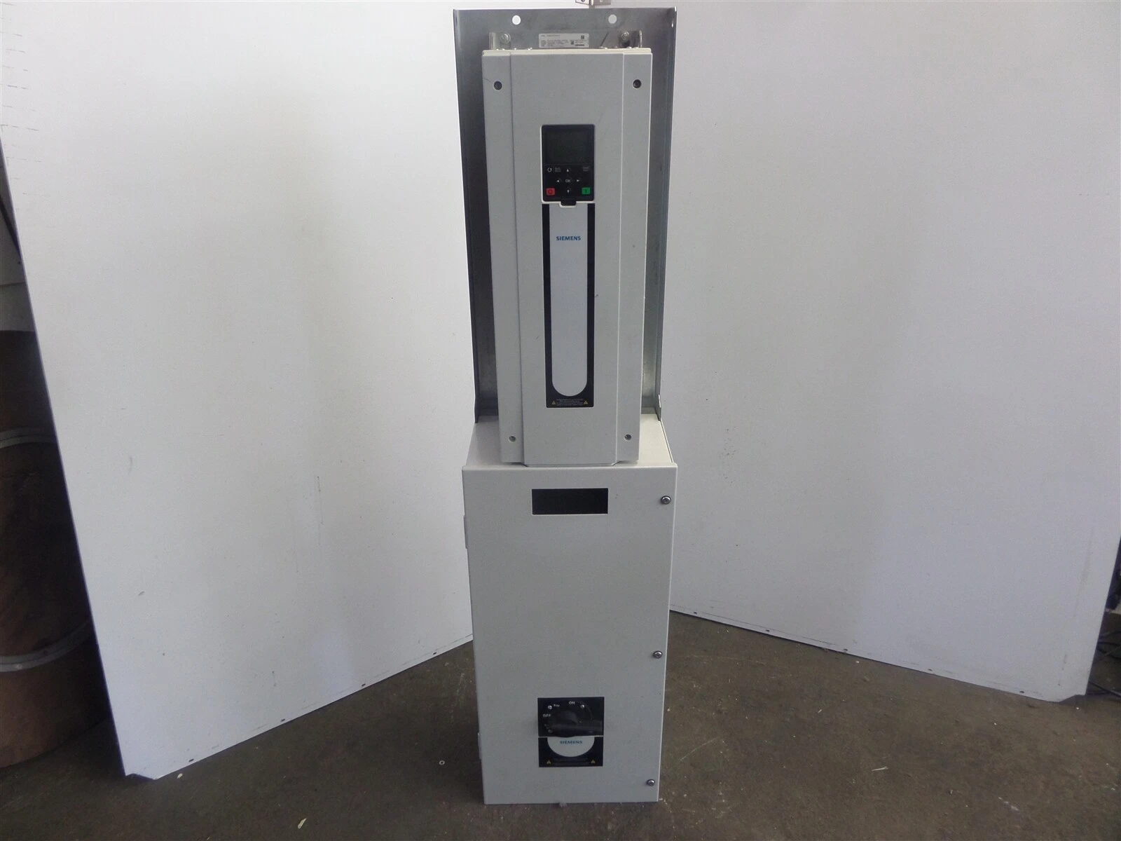 Siemens BTE-075X4-B012 Variable Frequency Drive BT300-075X4-01X 1 BT300 075X4 01X 0