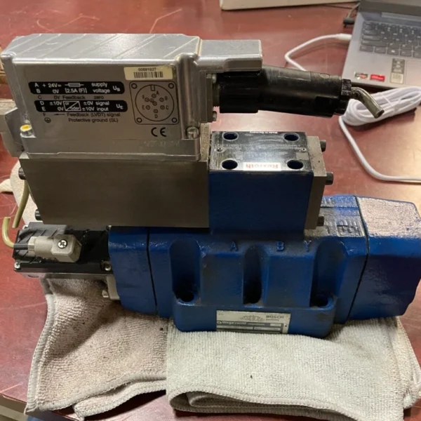 Bosch Rexroth - Hydraulic Valve - #0811404601