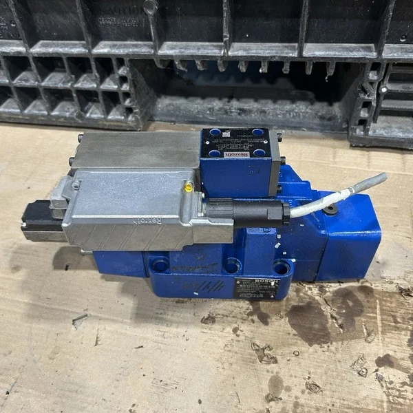 Rexroth 0811404615 And 0811404452 Valves