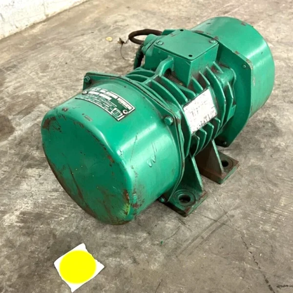 ORAS VIBRATOR KEE-5-6 MOTOR 3 PH 1135 RPM 0.80 AMP 60 HP 470 VOLTS 0.35 KW