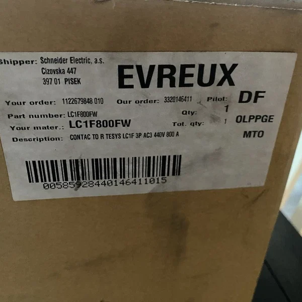 Schneider Electric LC1F800FW, 800 A, 440 V, 3 Pole TeSys Contactor