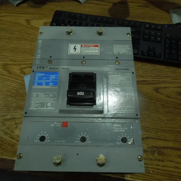 Siemens / I-T-E Sentron Series Cat. No. LD63B600H. 600A Circuit Breaker