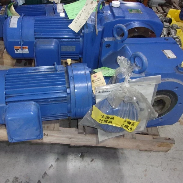 SUMITOMO BUDDY BOX 3ph GEAR MOTOR 5hp 1720rpm 74:1 F-112M LHYM5-C4145-Y3-B-74