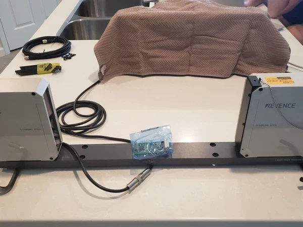 KEYENCE LS-5121R & LS-5121T-SENSOR HEAD LASER SCANNER RECEIVER AND TRANSMITTER