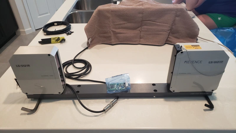 KEYENCE LS-5121R & LS-5121T-SENSOR HEAD LASER SCANNER RECEIVER AND TRANSMITTER 2 LS 5121T SENSOR 0