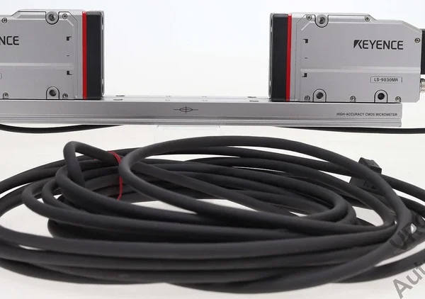 Surplus Keyence LS-9030M High Accuracy Micrometer ( LS-9030MR & LS-9030MT )