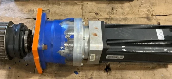 Rexroth MSK071E-0450-NN-M1-UG1-NNNN 3-PH Motor w/ Alpha Reducer FD: 08W44 (VT)
