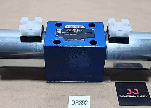 *NEW* Rexroth R900591664 4WE 10 D33/0FCG24N9K4 Directional Valve 24V + Warranty!