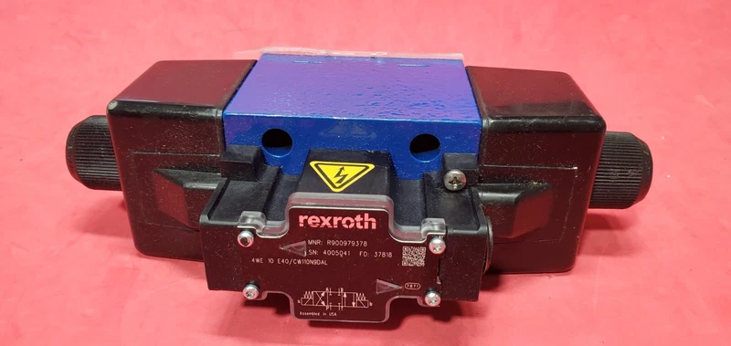 Rexroth R900979378 Solenoid Directional Control Valve 4WE 10 E40 R900219602 NEW 2 R900979378 0