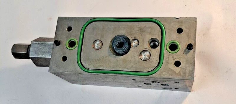 REXROTH R902402988 CONTROL VALVE 2 R902402988 0