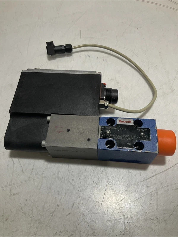 REXROTH R900702586 VT-DFPE-A-22/G24K0/2A0F/V-017000122979 PROPORTIONAL VALVE Z2M 2 V 017000122979 0