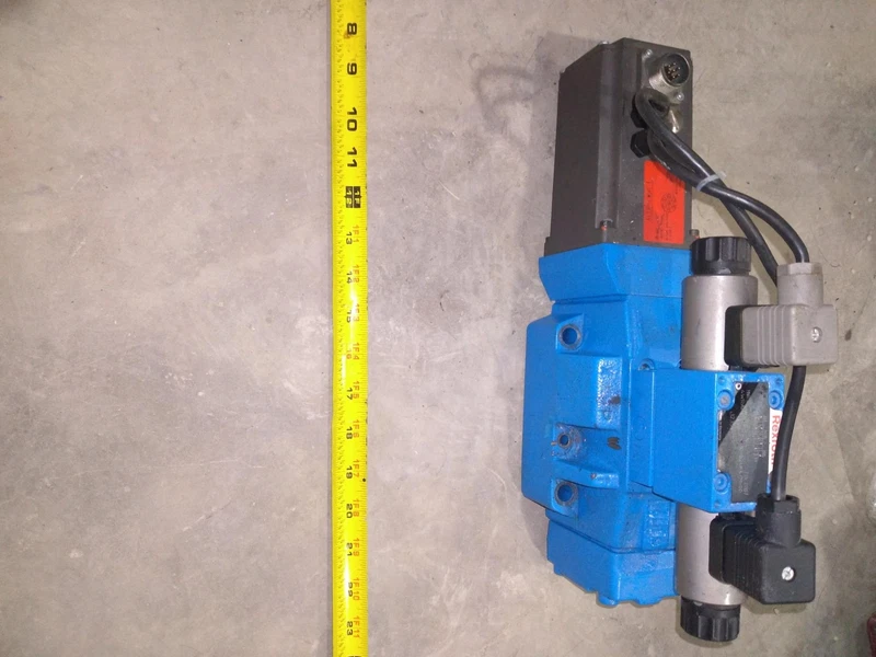 REXROTH 4WRKE 16 W6-200E-33/6EG24K31/A1D3M R900890214 24V 2 W6 200E 33 0