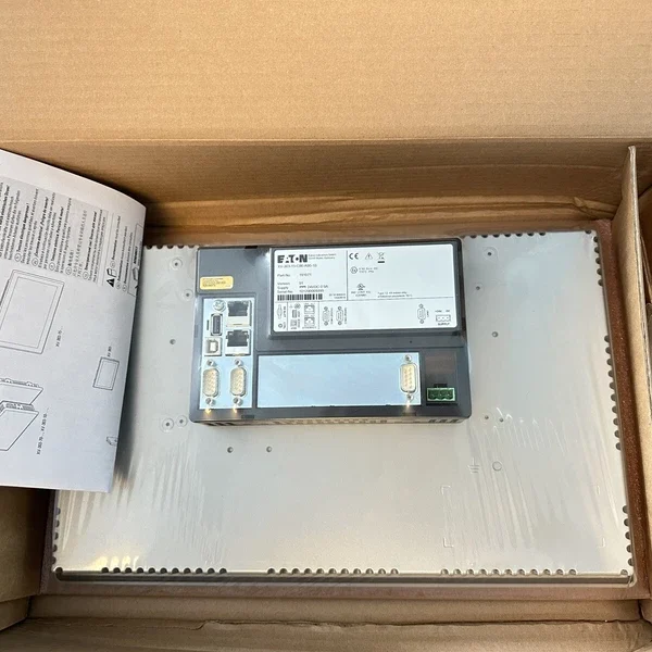 NEW EATON XV-303-15-C00-A00-1B XV 15.4" TOUCH PANEL HMI 2 ETHERNET W/ GALILEO