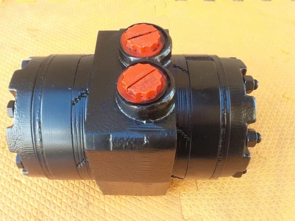 White 950600M8699AAAAA Flow Divider 338198.104239-36 Motor Danfoss Hydraulic NEW