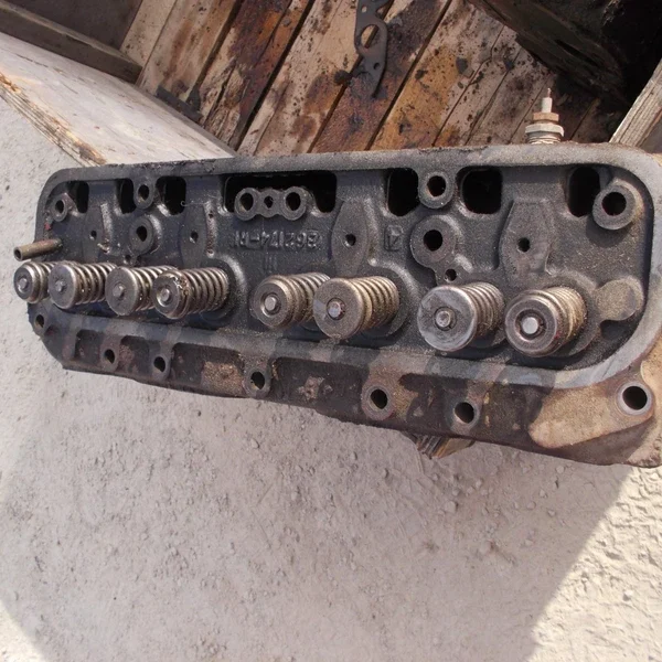 Farmall 400 450 IH tractor engine motor cylinder head 362174R1 w/ valves