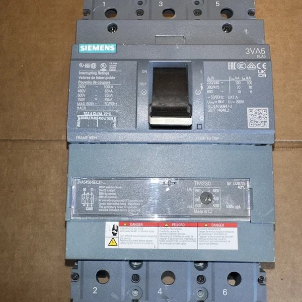 SIEMENS 3VA5450-6EC31-0AA0 Circuit Breaker 3 POLE 500 AMP NEW PULL OUT