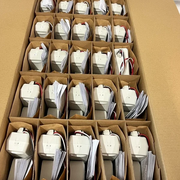 CASE OF 24 Leviton High Bay PIR Sensor 2Lens w/Offset 420-OSFLA-ITW