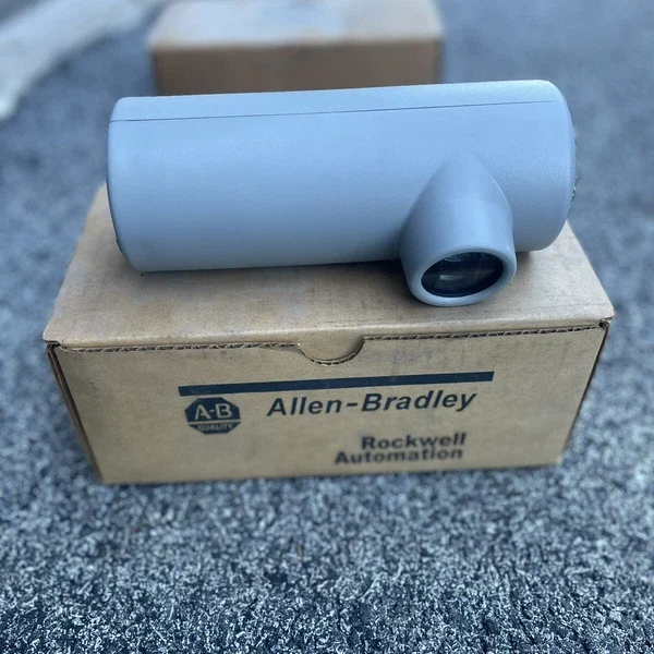 NEW ALLEN BRADLEY 42RLP-4000B SER B PHOTOSWITCH DIFFUSE CONTROL - NEVER USED.