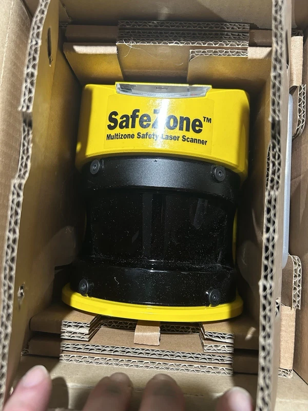 Allen-Bradley 442L-SFZNMZ SafeZone Safety Laser Scanner LASER SCANNER (Brand New 2 442L SFZNMZ 0
