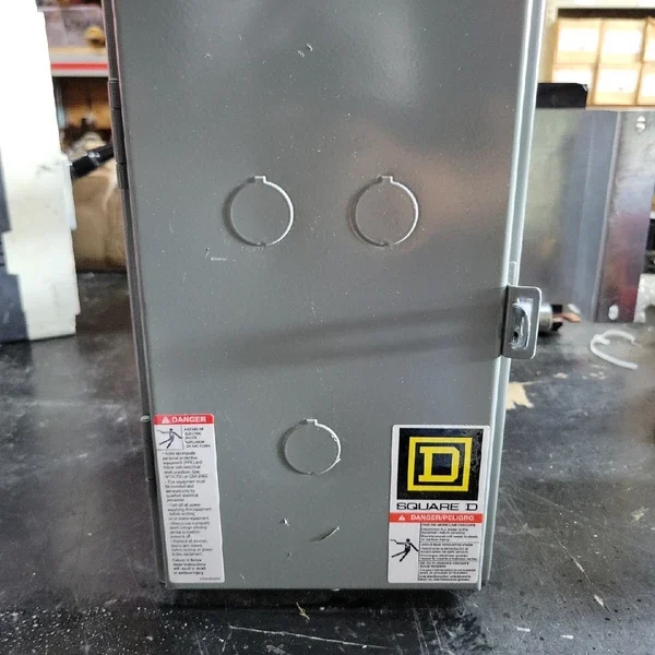 NEW NO BOX! SCHNEIDER ELECTRIC 8903SPG11V02 / 8903SPG11V02