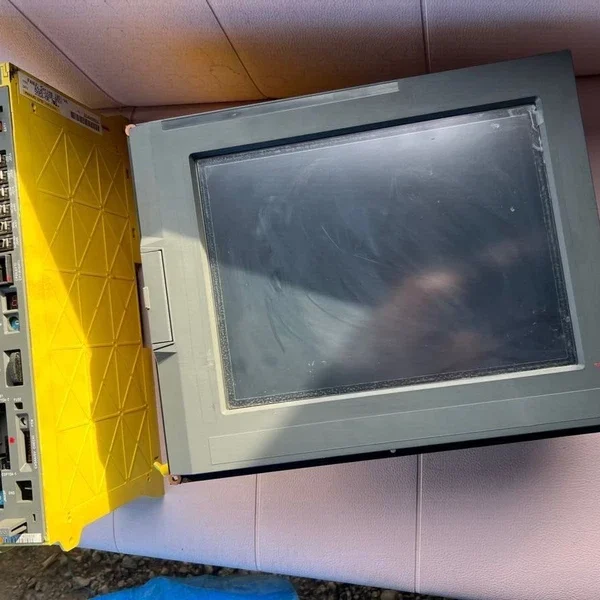 FANUC A13B-0196-B013 CNC Display Unit w/PC and A02B-0266-B501 180i-WA Controller