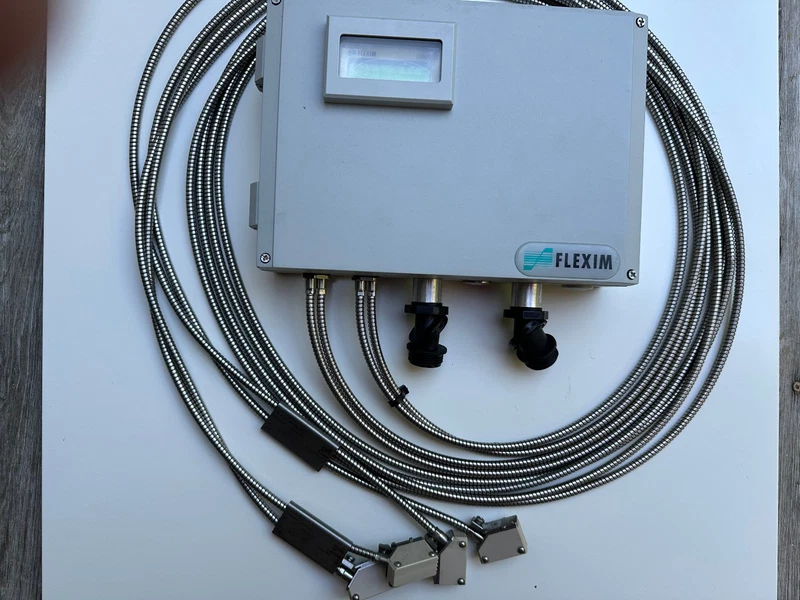 Flexim Ultrasonic Flowmeter Fluxus F704. Complete with CDQ2N52 sensors. 2 CDQ2N52 0
