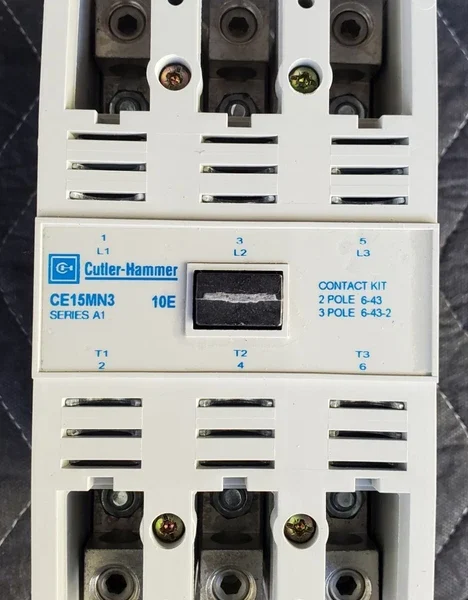 CUTLER HAMMER CE15MN3 CONTACTOR 105 A 120 Coil Voltage