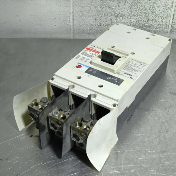 Eaton CHND 65k CHND312T32W 1200Amp Circuit Breaker 600 volt 3 pole