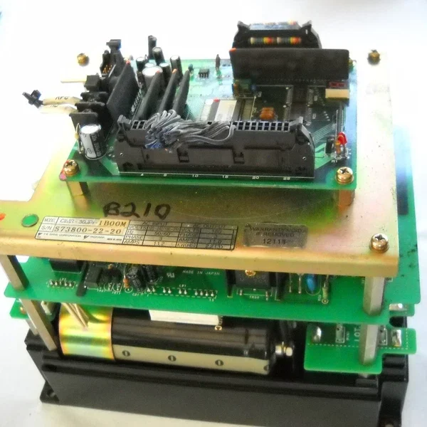 B210 YASKAWA CIMR-30JP3-1BOOM CIMR-37ax3 W30451-1 W30501 INVERTER DRIVE
