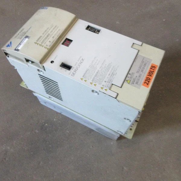 YASKAWA CONVERTER VS-656 MR5. 22KW. CIMR-M5A20220