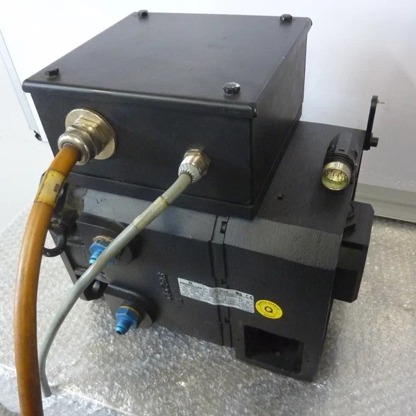 BAUMULLER AC-SERVO MOTOR DSF100k54W30-5UL 16.2KW 3000RPM 345V150Hz (24067)