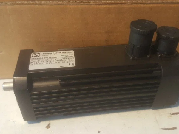 SERVO MOTOR.... SYSTEMS ANTRIEBSTECHNIK DSM4-07.3-20R.96-C3U BRAND NEW