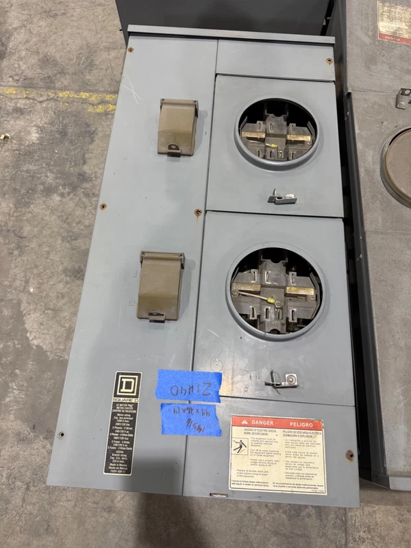 SQUARE D SCHNEIDER EZML332225 3 POLE METER STACK BOX CIRCUIT BREAKER 2 EZML332225 0