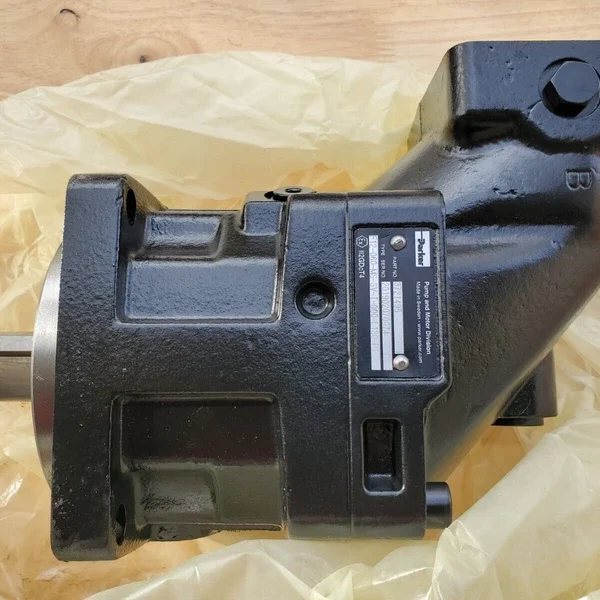 One(1) Parker 3721495 Type F12-060-MS-SV-T-000-L130-PT Bent Axis Hydraulic Motor