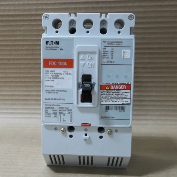 NEW Eaton FDC FDC3200 3 Pole 200 Amp 600V Circuit Breaker w/ 300 MCM Lugs NTO