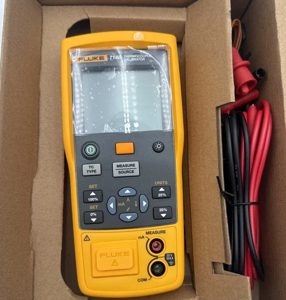 Fluke 714B Thermocouple Temperature Calibrator