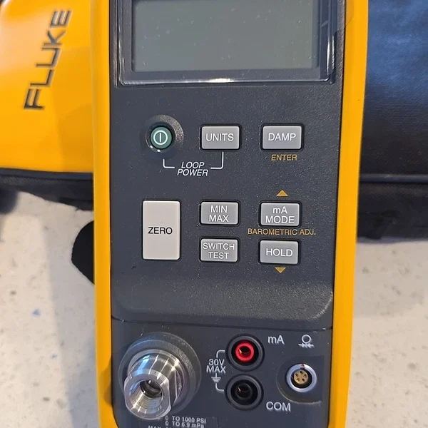 Fluke 717 1000g 0 to 1000 PSI Pressure Calibrator Yellow