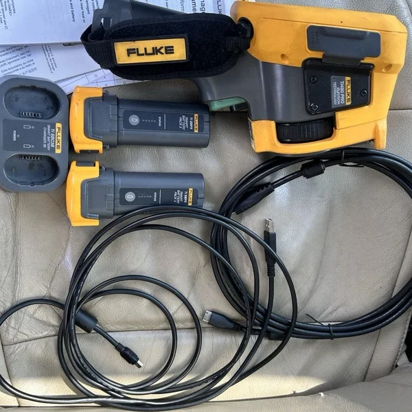 FLUKE TI480 PRO IR Fusion Thermal Imaging Camera 60HZ w/ 2 batteries