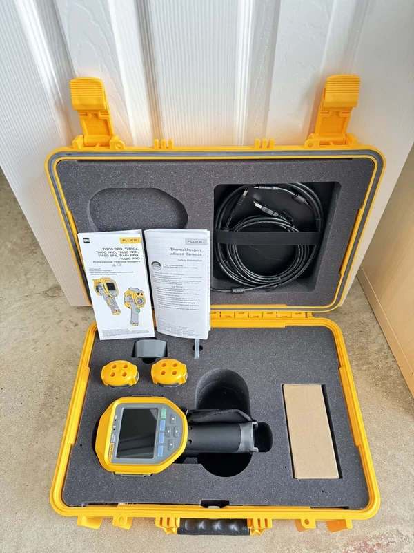 FLUKE TI480PRO IR CAMERA 60HZ, 640 X 480 , 2 BATTERIES W/ CHARGE & CASE / NEW 2 FlukeTI480PRO 0