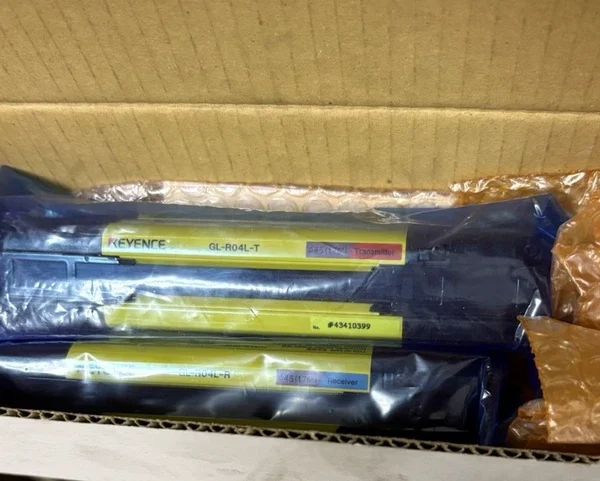 KEYENCE CORP GL-R04L Safety Light Curtain New!!!