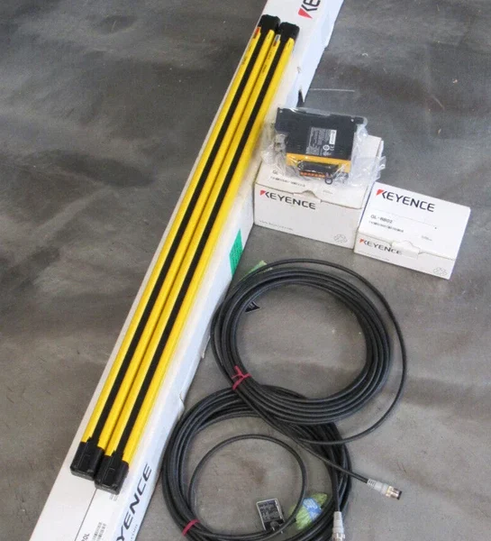 NEW KEYENCE GL-R20L SAFETY CURTAIN SET GL-R20L-R GL-R20-T GL-RB02 GL-T11R