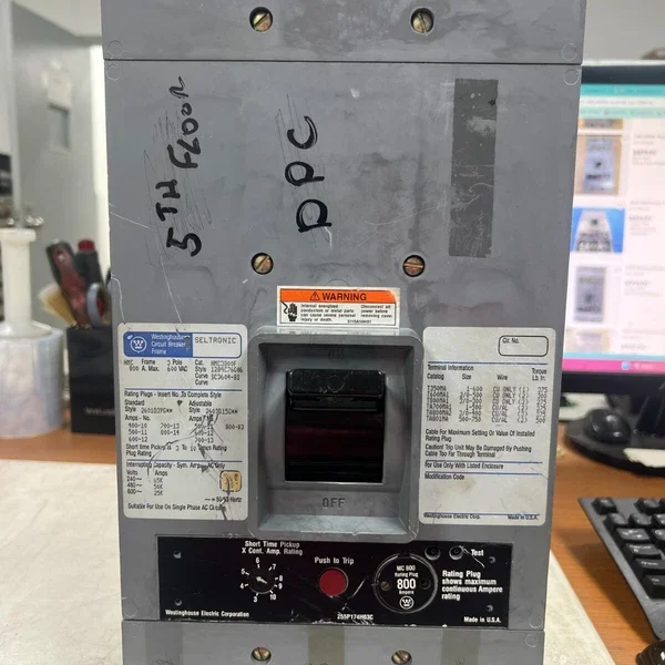 ?? WESTINGHOUSE SELTRONIC 800A CIRCUIT BREAKER 600 VAC 3P HMC3800F W/ 800A PLUG
